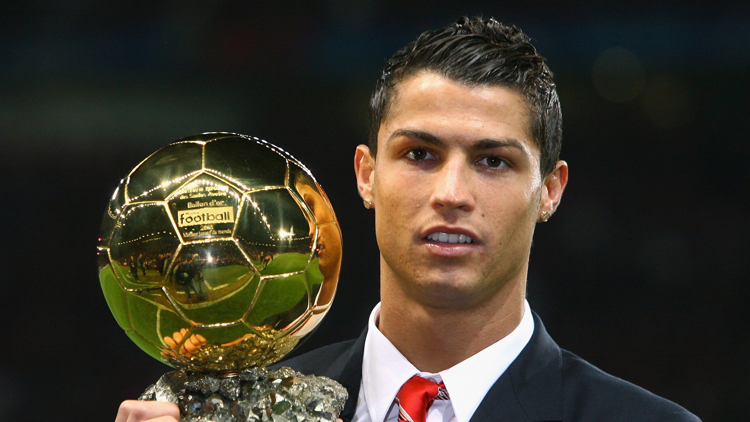 “政府机关‘无电梯半日’配套爬楼挑战”