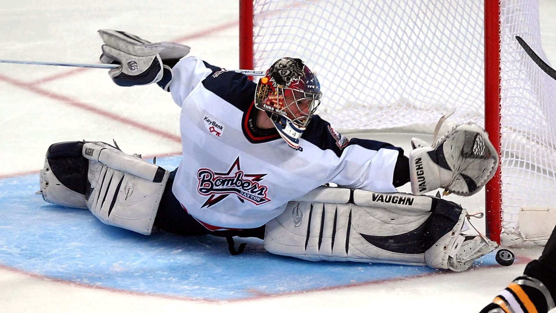 世界杯：裁判组执法标准差异引发各国媒体热议