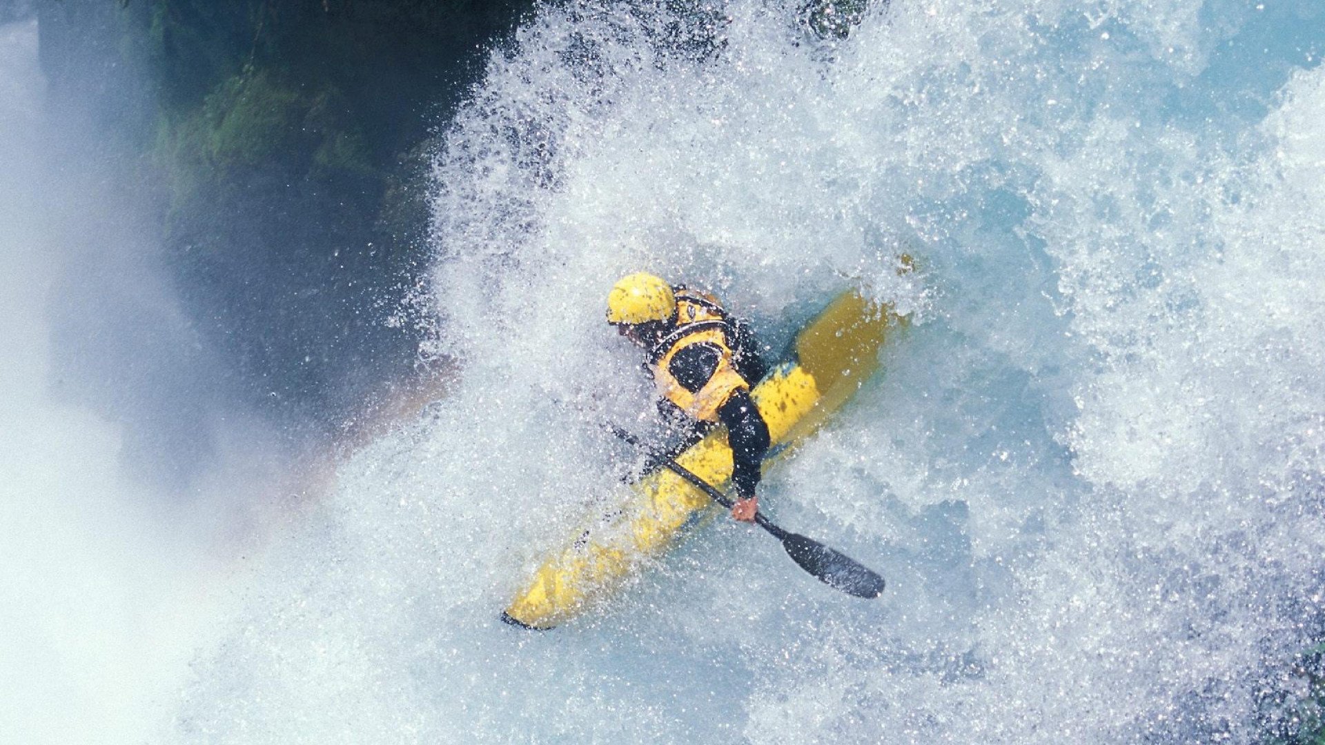 大学生十公里公路跑 终点处设置简历投递点引发关注